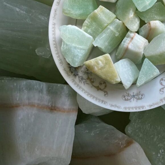RAW Caribbean Calcite Chunks x3 - Picture 1 of 6
